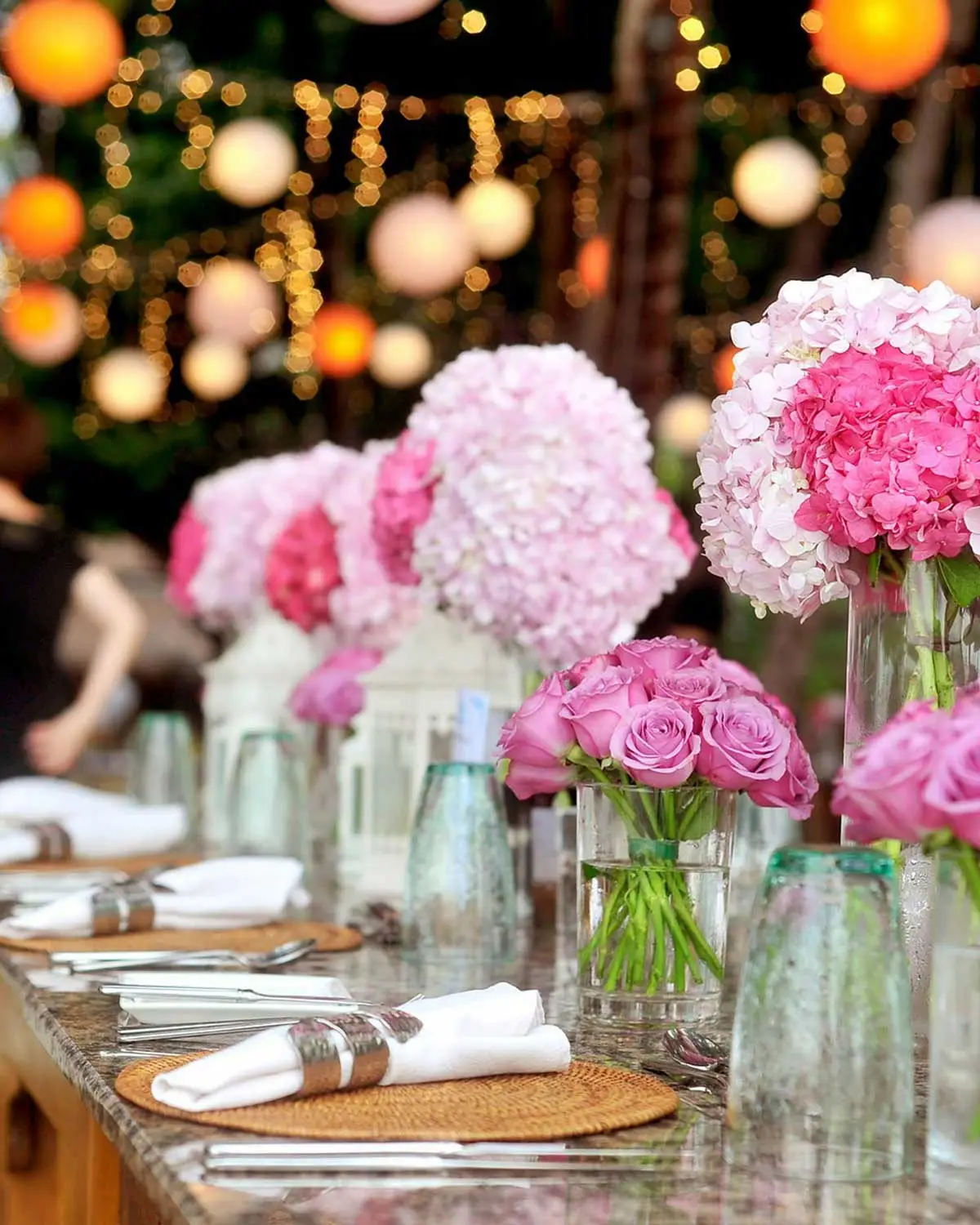 5 astuces incontournables pour réussir la décoration florale de votre salle de mariage en domaine