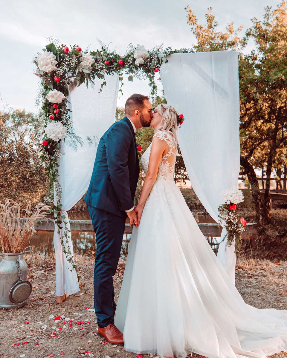 Quels sont les avantages d’un domaine pour un mariage champêtre réussi ?{"self":[{"href":"https://www.domainedebeaulieu.eu/wp-json/wp/v2/posts/19675","targetHints":{"allow":["GET","POST","PUT","PATCH","DELETE"]}}],"collection":[{"href":"https://www.domainedebeaulieu.eu/wp-json/wp/v2/posts"}],"about":[{"href":"https://www.domainedebeaulieu.eu/wp-json/wp/v2/types/post"}],"author":[{"embeddable":true,"href":"https://www.domainedebeaulieu.eu/wp-json/wp/v2/users/4"}],"replies":[{"embeddable":true,"href":"https://www.domainedebeaulieu.eu/wp-json/wp/v2/comments?post=19675"}],"version-history":[{"count":1,"href":"https://www.domainedebeaulieu.eu/wp-json/wp/v2/posts/19675/revisions"}],"predecessor-version":[{"id":19730,"href":"https://www.domainedebeaulieu.eu/wp-json/wp/v2/posts/19675/revisions/19730"}],"wp:featuredmedia":[{"embeddable":true,"href":"https://www.domainedebeaulieu.eu/wp-json/wp/v2/media/19690"}],"wp:attachment":[{"href":"https://www.domainedebeaulieu.eu/wp-json/wp/v2/media?parent=19675"}],"wp:term":[{"taxonomy":"category","embeddable":true,"href":"https://www.domainedebeaulieu.eu/wp-json/wp/v2/categories?post=19675"},{"taxonomy":"post_tag","embeddable":true,"href":"https://www.domainedebeaulieu.eu/wp-json/wp/v2/tags?post=19675"}],"wp:action-publish":[{"href":"https://www.domainedebeaulieu.eu/wp-json/wp/v2/posts/19675"}],"wp:action-unfiltered-html":[{"href":"https://www.domainedebeaulieu.eu/wp-json/wp/v2/posts/19675"}],"wp:action-sticky":[{"href":"https://www.domainedebeaulieu.eu/wp-json/wp/v2/posts/19675"}],"wp:action-assign-author":[{"href":"https://www.domainedebeaulieu.eu/wp-json/wp/v2/posts/19675"}],"wp:action-create-categories":[{"href":"https://www.domainedebeaulieu.eu/wp-json/wp/v2/posts/19675"}],"wp:action-assign-categories":[{"href":"https://www.domainedebeaulieu.eu/wp-json/wp/v2/posts/19675"}],"wp:action-create-tags":[{"href":"https://www.domainedebeaulieu.eu/wp-json/wp/v2/posts/19675"}],"wp:action-assign-tags":[{"href":"https://www.domainedebeaulieu.eu/wp-json/wp/v2/posts/19675"}],"curies":[{"name":"wp","href":"https://api.w.org/{rel}","templated":true}]}{"type":"text","text":{"content":"Quels sont les avantages d’un domaine pour un mariage champêtre réussi ?","link":null},"annotations":{"bold":false,"italic":false,"strikethrough":false,"underline":false,"code":false,"color":"default"},"plain_text":"Quels sont les avantages d’un domaine pour un mariage champêtre réussi ?","href":null}